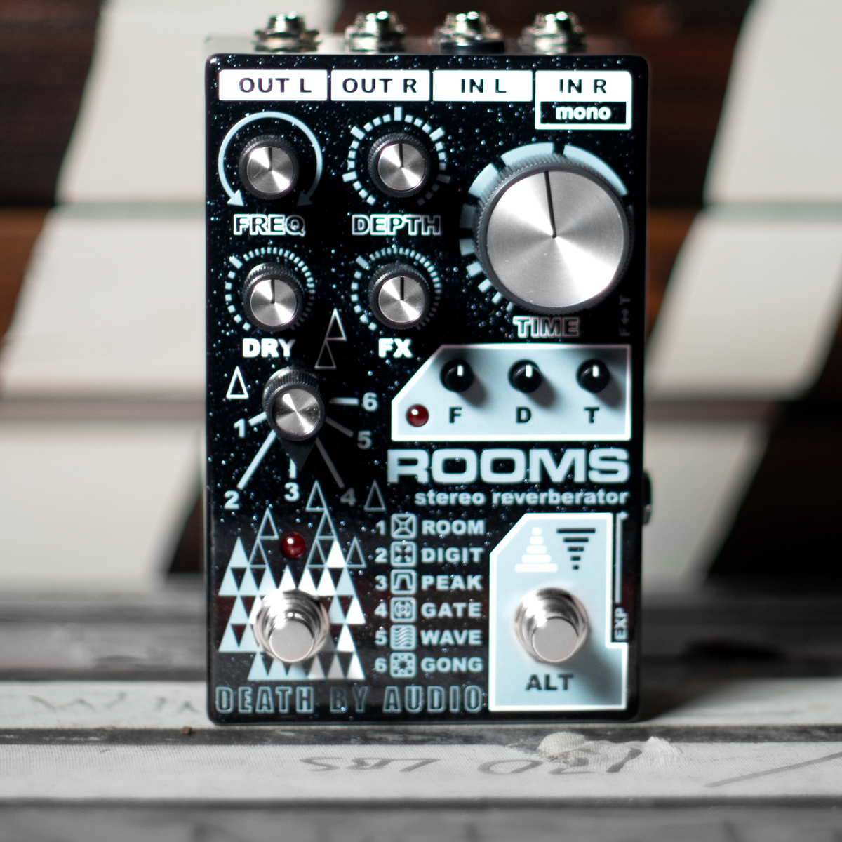 612 death by audio ROOMS リバーブ 612 death by audio ROOMS リバーブ Death By Audio Rooms | The
