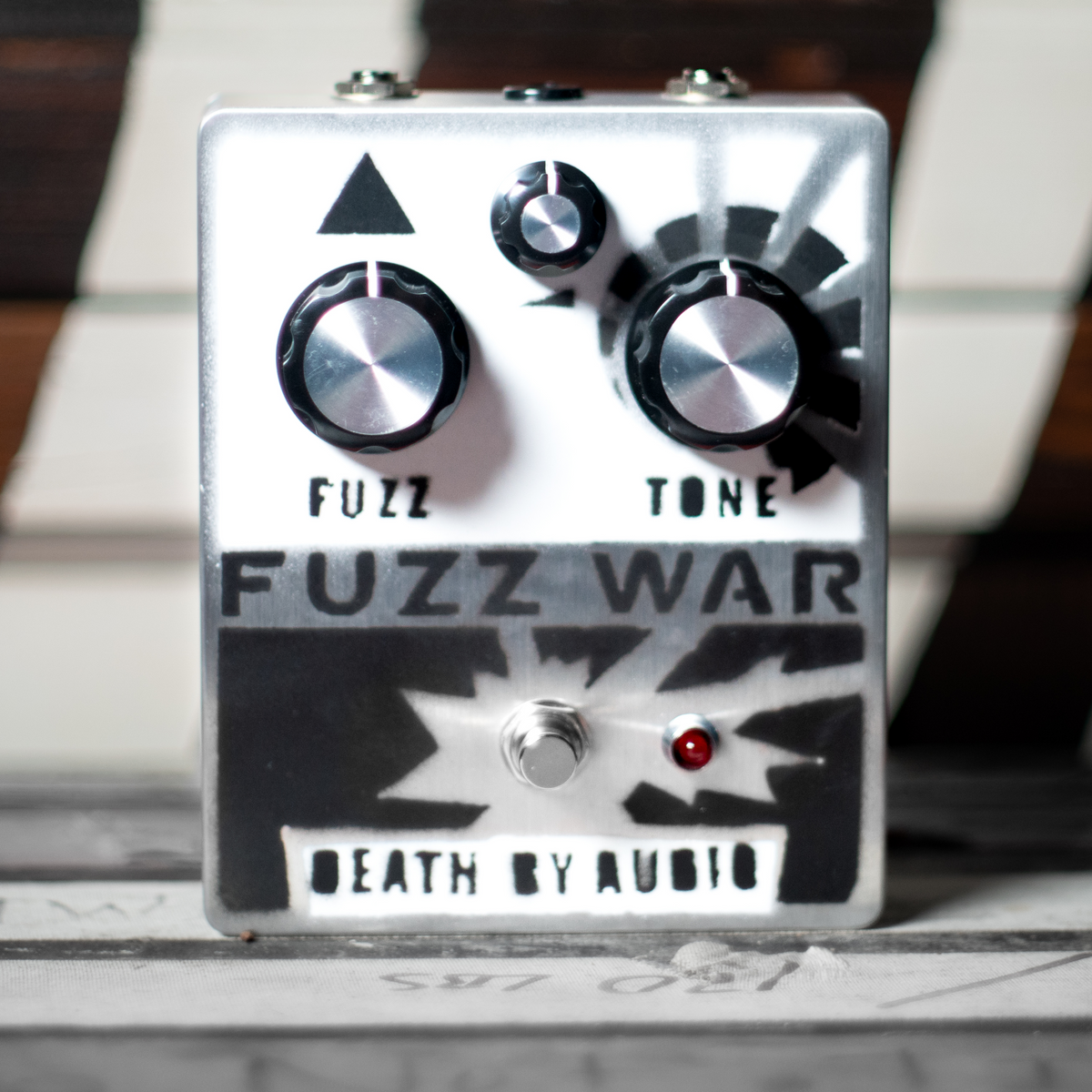 DEATH BY AUDIO FUZZ WAR PEDAL – FRET12 DEATH BY AUDIO FUZZ WAR PEDAL – FRET12