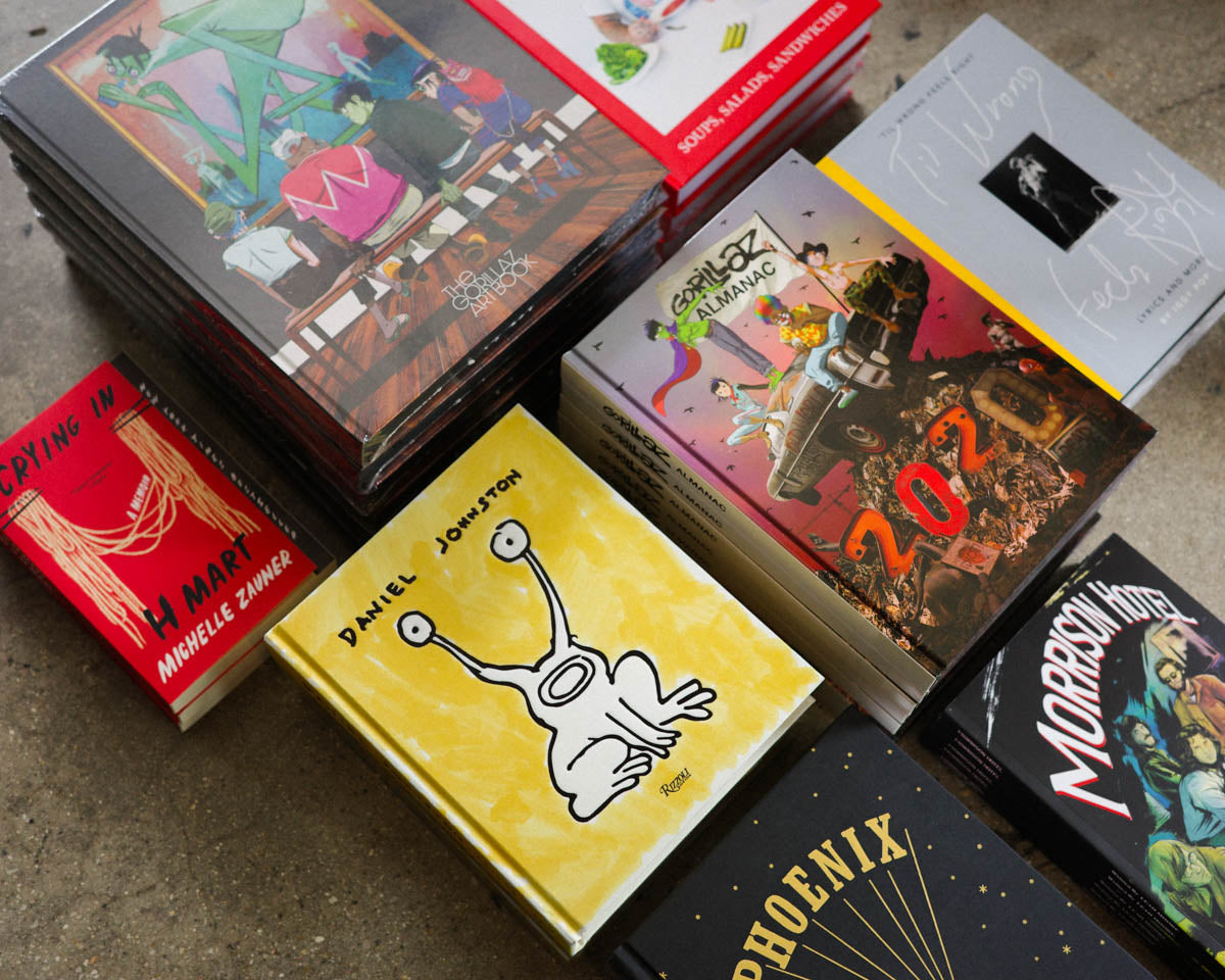 FRET12 books and magazine collection. Discover a curated collection of books, zines, and journals from around the world—handpicked for those who live through music, design, subculture, and analog storytelling.