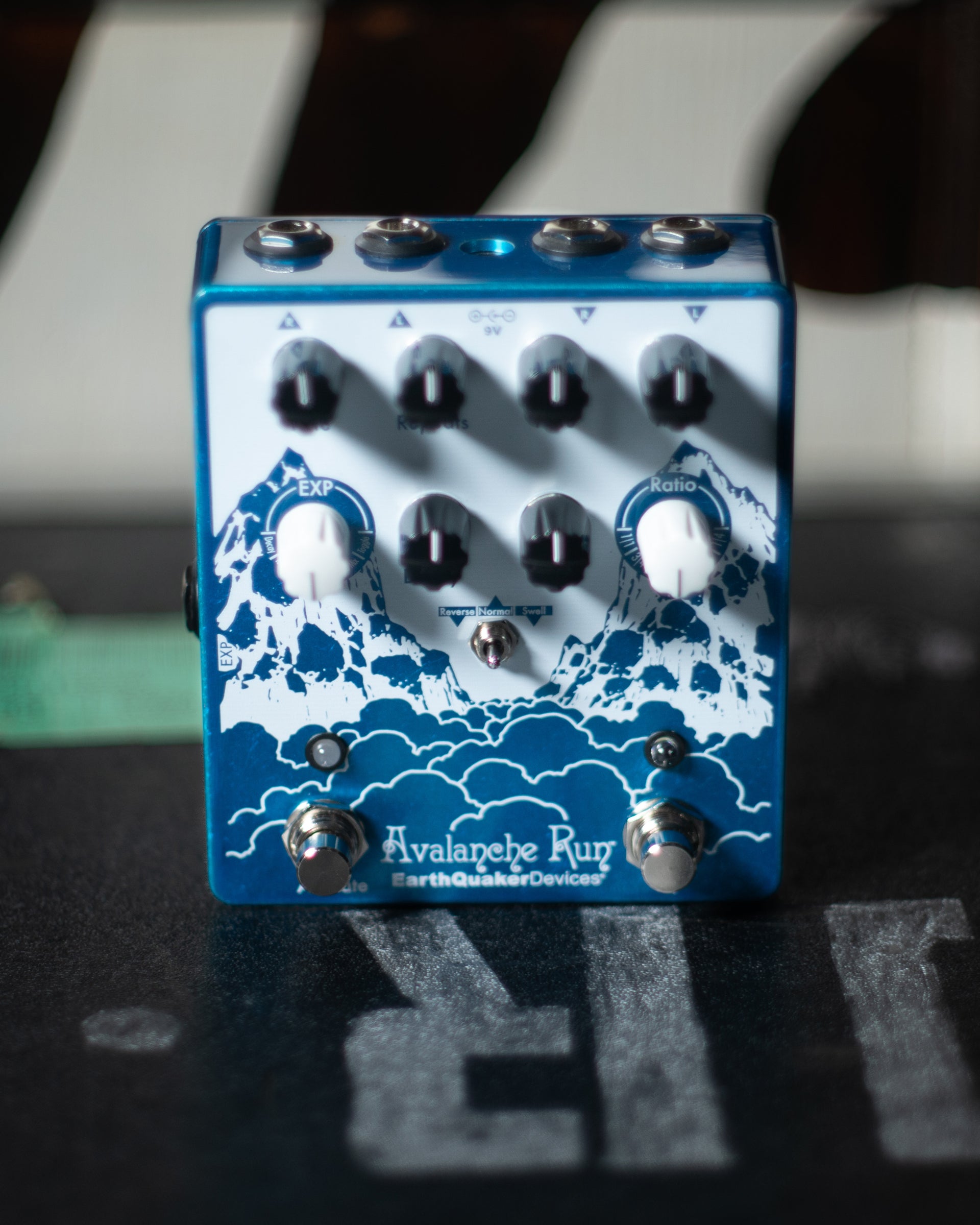 Open-Box EarthQuaker Devices Avalanche Run V2 Reverb/Delay Effects Pedal