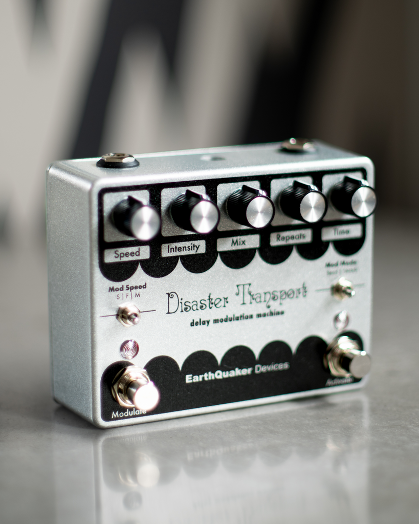 EARTHQUAKER DEVICES DISASTER TRANSPORT SR™ ADVANCED MODULATED DELAY & REVERB MACHINE