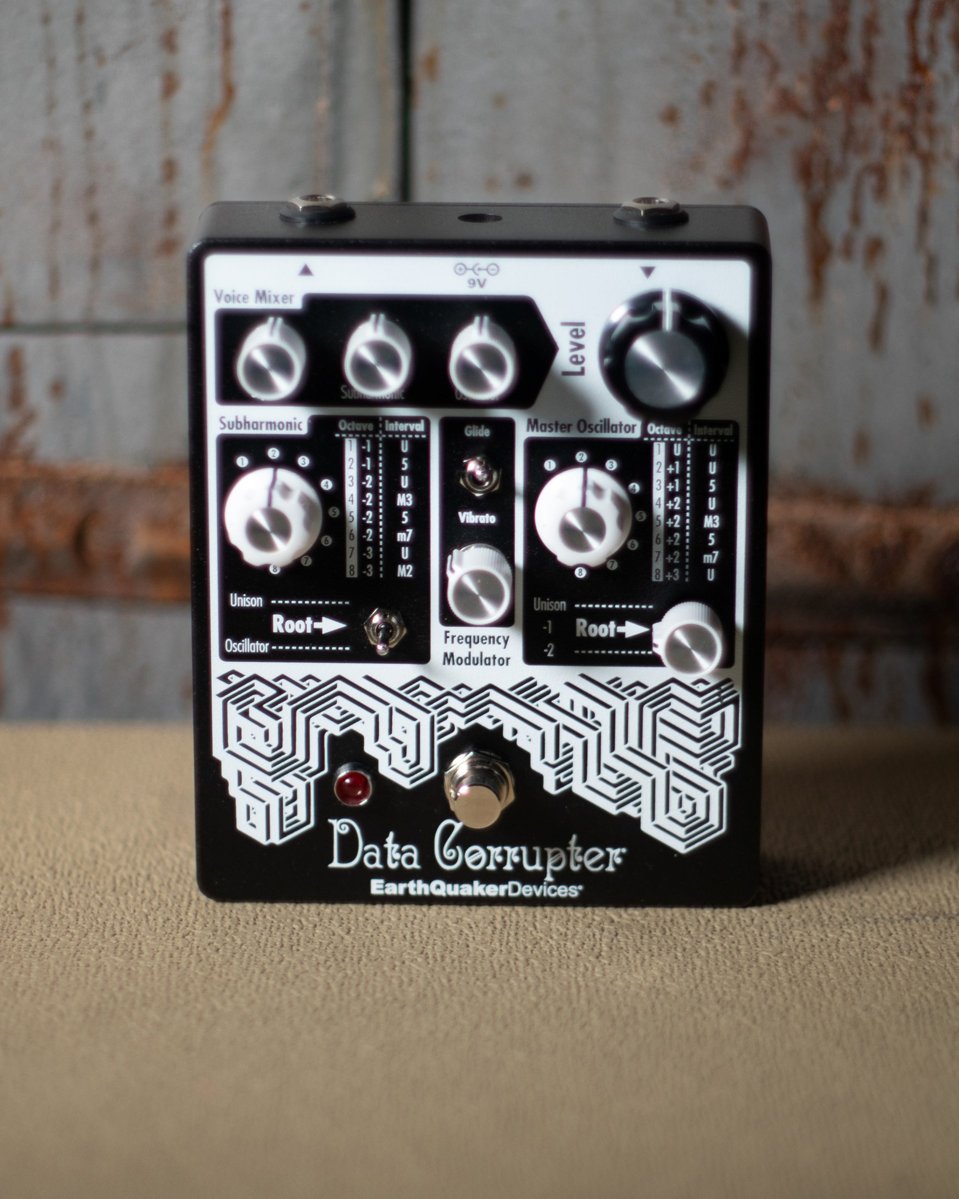 harmonizing pedal EarthQuaker Devices Data Corrupter Harmonizing Pedal