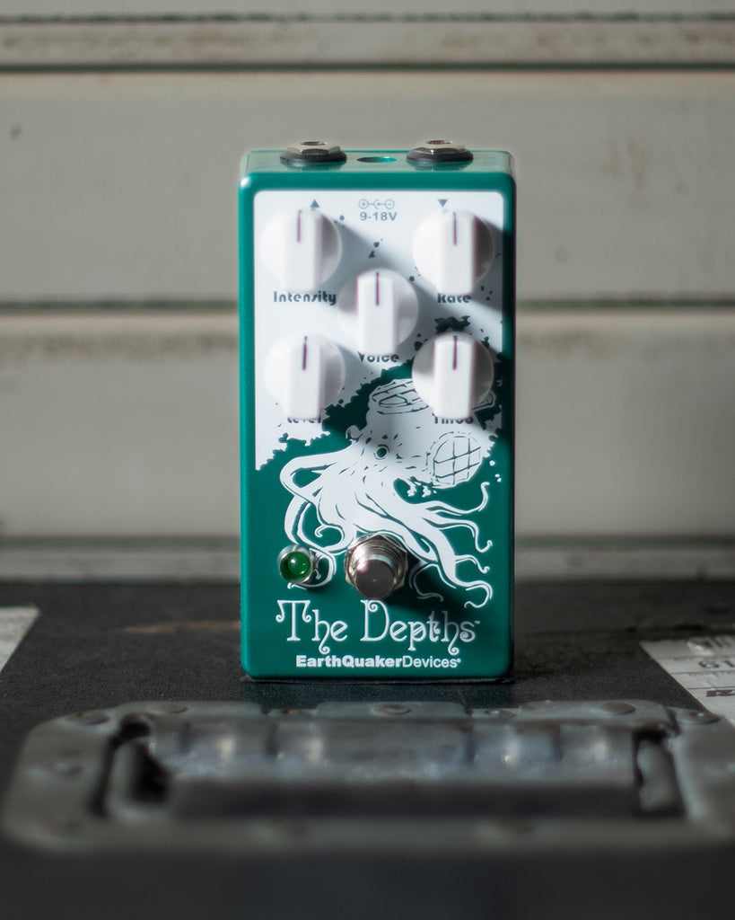 EarthQuaker Devices The Depths V2 Optical Vibe Machine Pedal