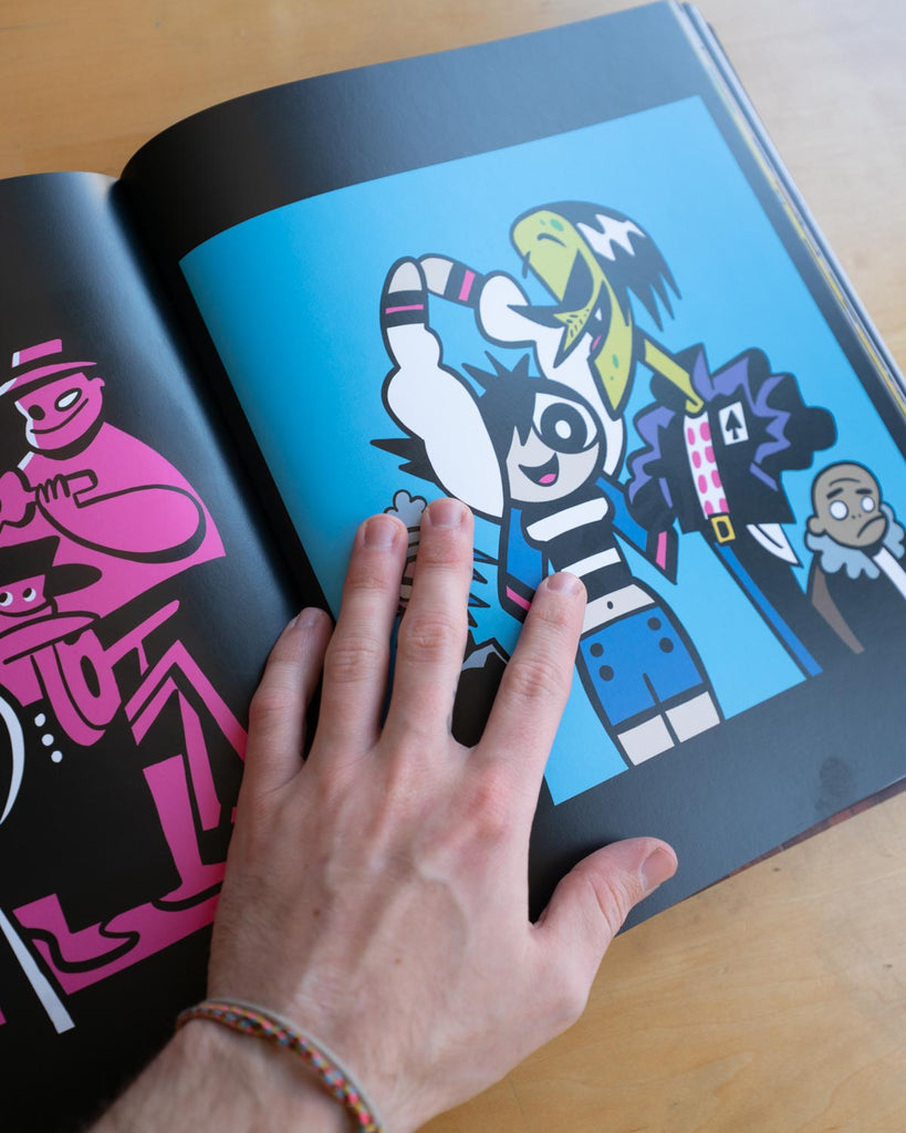 THE GORILLAZ ART BOOK [ALT. COVER 2]