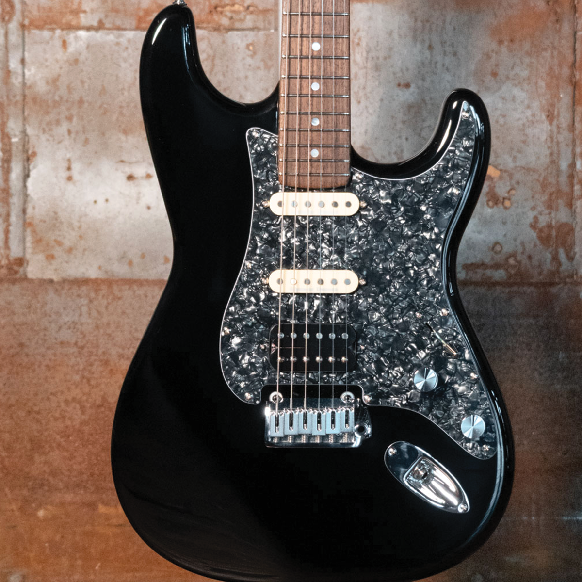 Furlan Super Strat-Style Guitar – FRET12