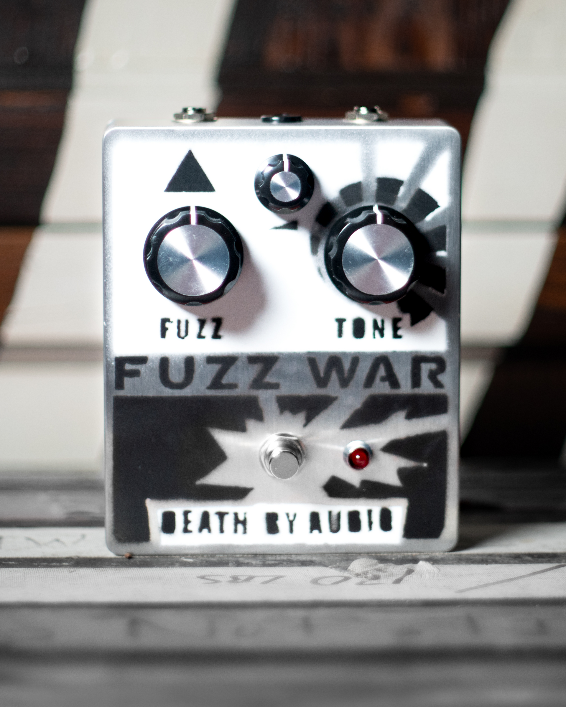 DEATH BY AUDIO FUZZ WAR PEDAL – FRET12 DEATH BY AUDIO FUZZ WAR PEDAL – FRET12