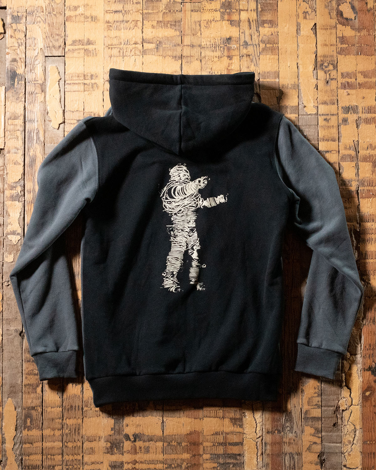 Black hoodie with strings discount